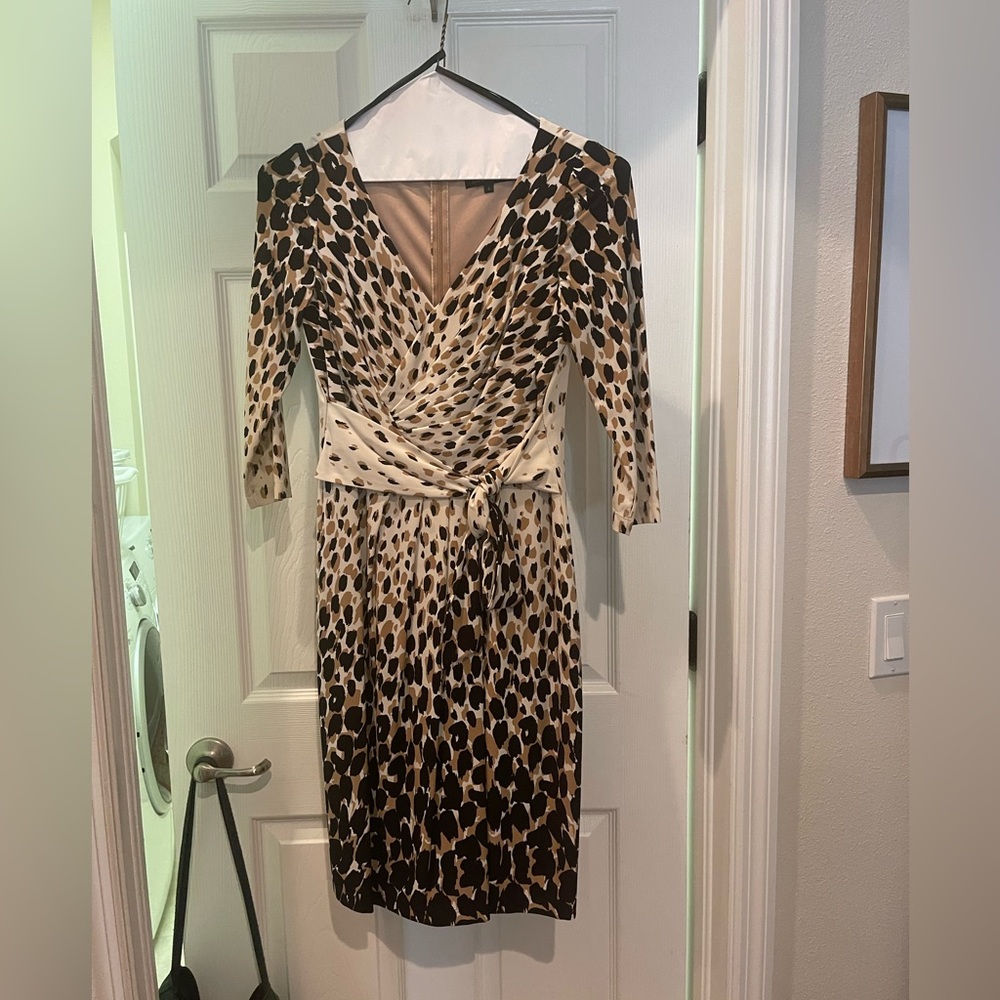 David Meister size 4 cheetah print. Knee length. Beautiful